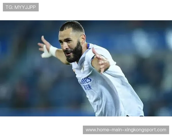 皇马本泽马门前机敏补射让全场为之震撼 皇马本泽马门前机敏补射让全场为之震撼