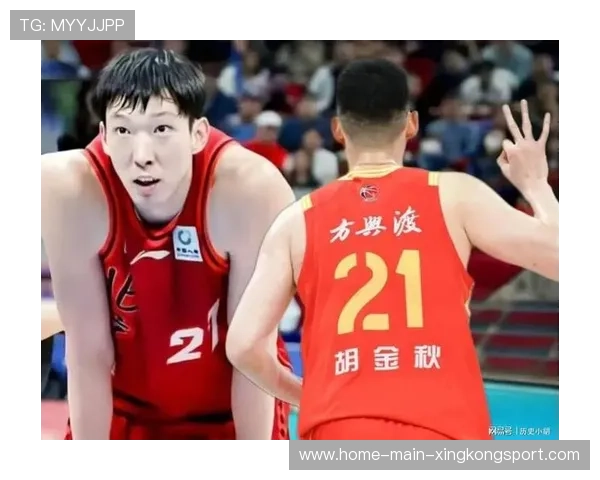 周琦篮下强攻，新疆内线霸气十足